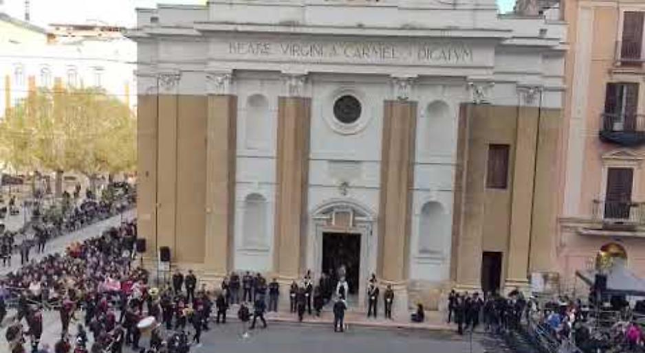 Cominciata la processione dei Sacri Misteri dalla Chiesa del Carmine, il momento solenne del Venerd&igrave; Santo a Taranto