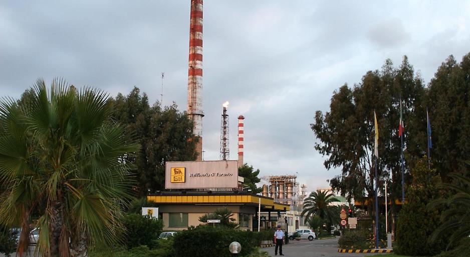 Raffineria Eni, &ldquo;Controlli su emissioni, futuro industriale e caro carburanti"