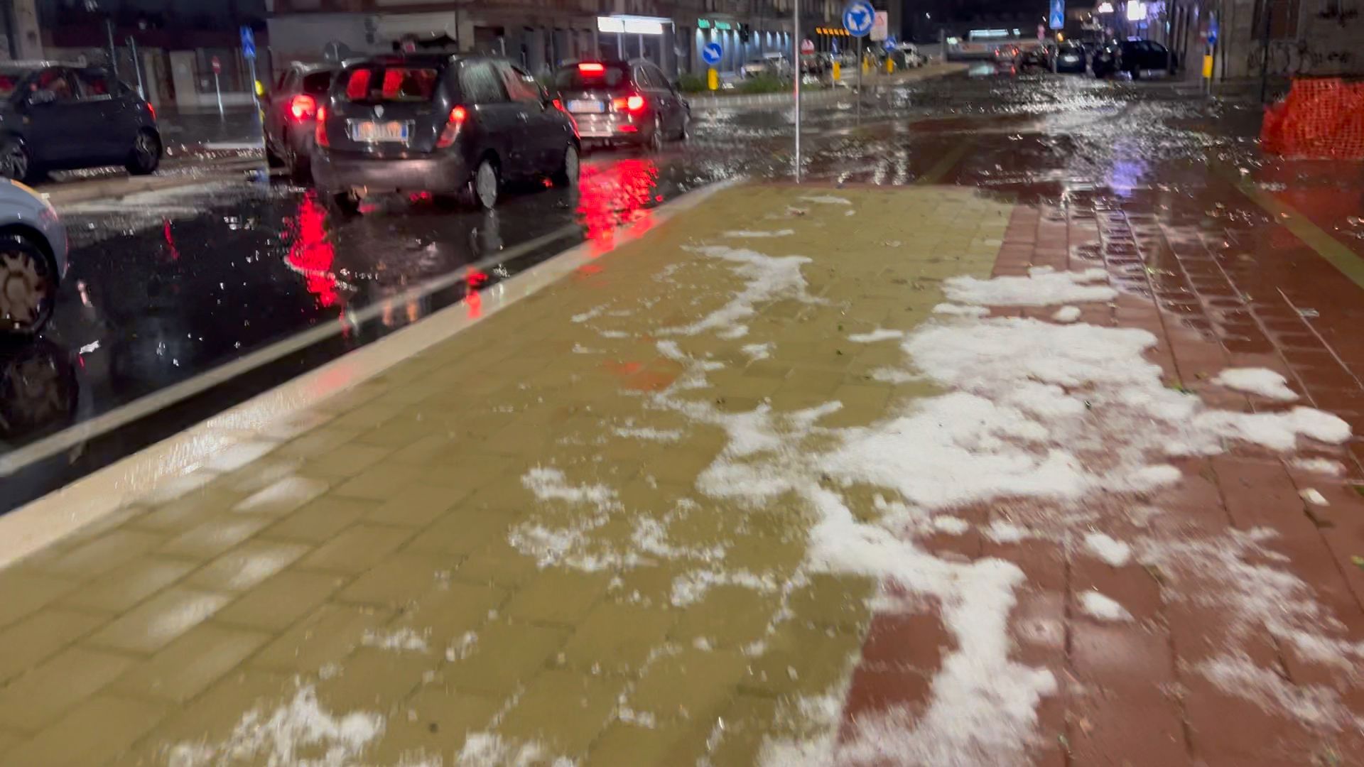 Violento nubifragio e grandinata a Taranto - foto di Francesco Manfuso
