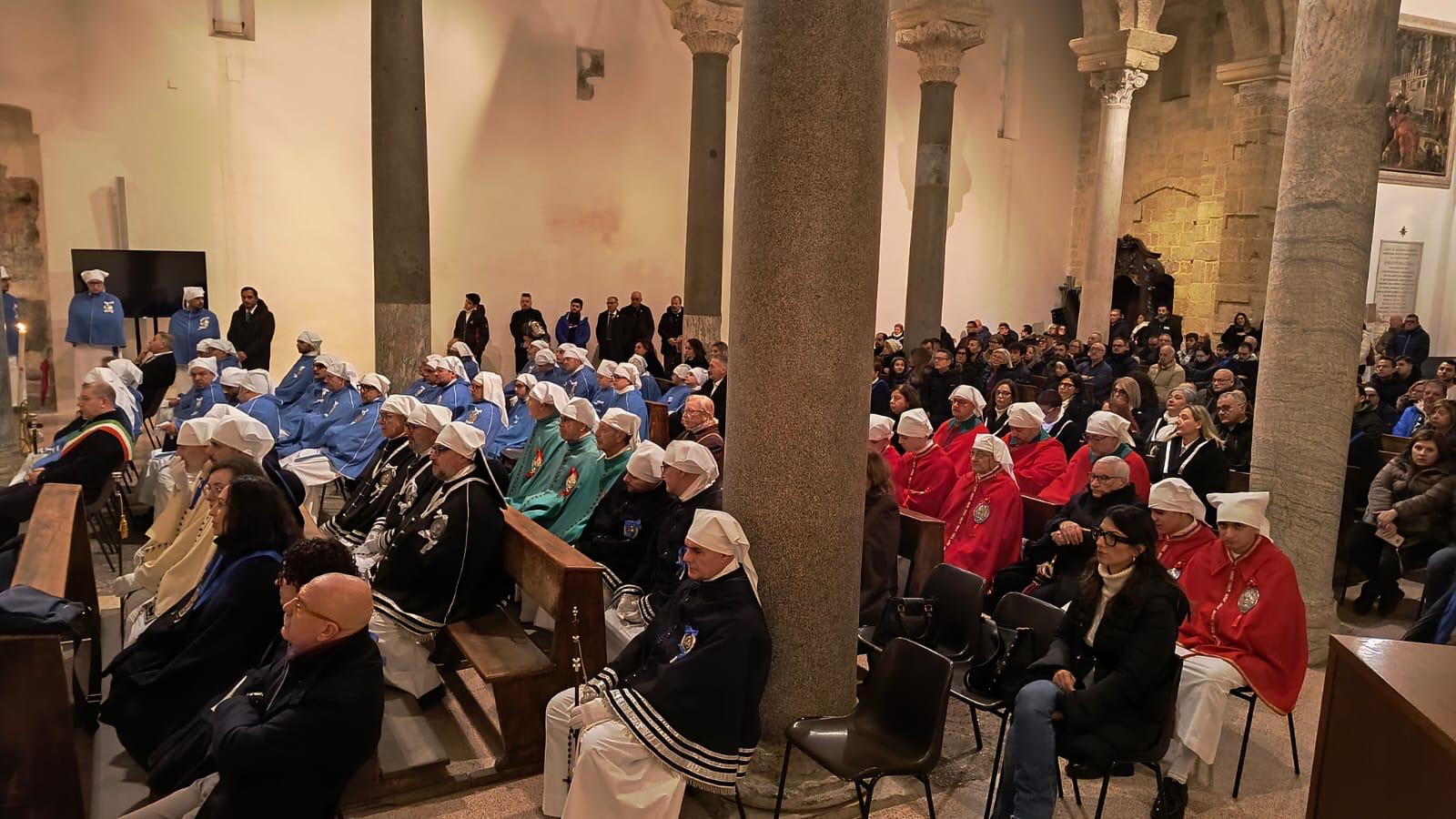 L''interno della Cattedrale di San Cataldo nel giorno dell'Immacolata