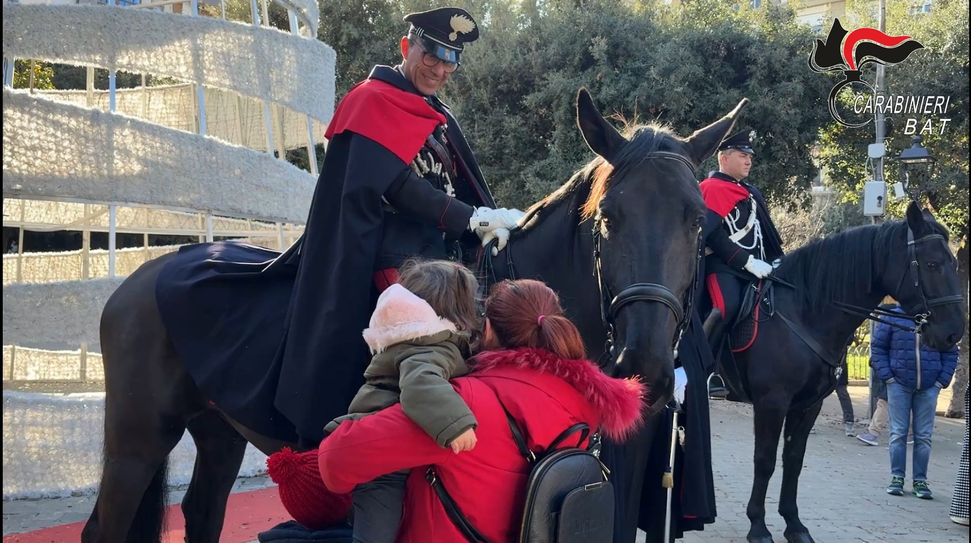 Una pattuglia a cavallo dei Carabinieri del Reparto Biodiversità di Martina Franca