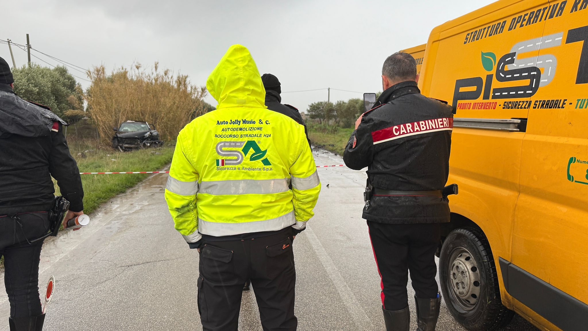 L'incidenteSchianto frontale sulla strada San Giorgio Jonico-Pulsano - foto di Francesco Manfuso