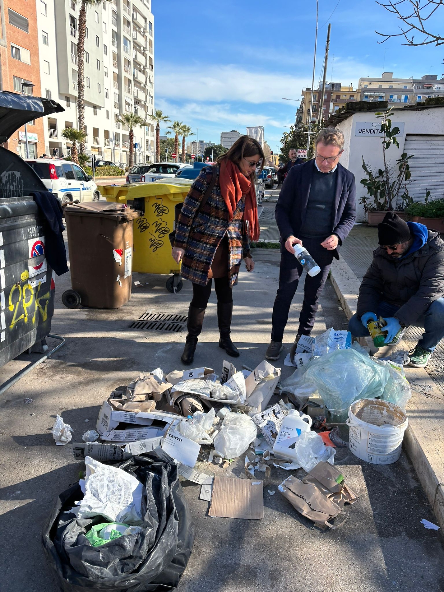 Abbandono illecito di rifiuti nel quartiere Libertà
