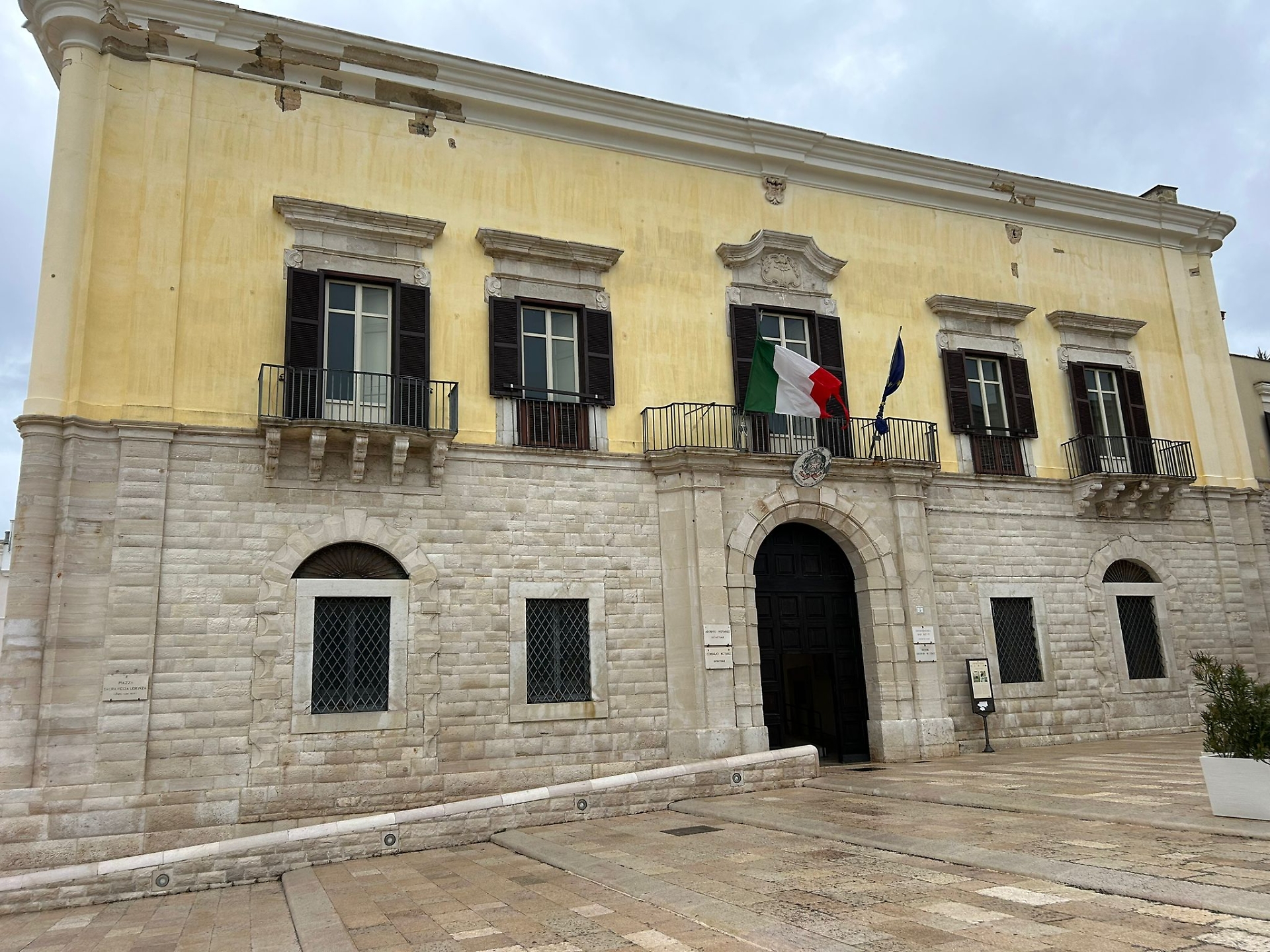 La sede della sezione di Trani dell'Archivio di Stato di Bari in piazza Sacra Regia Udienza