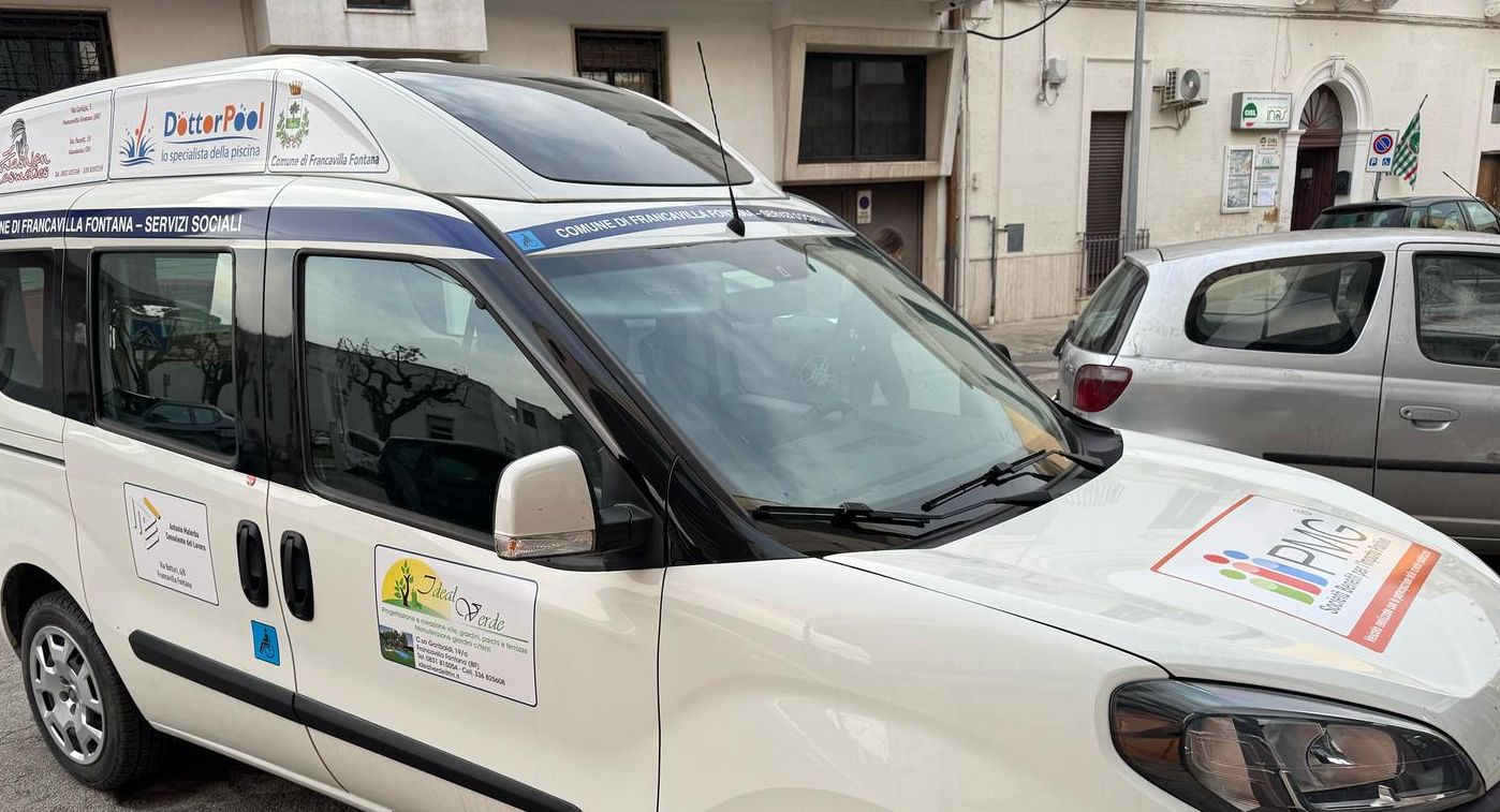 Inaugurato un nuovo mezzo per il trasporto delle persone con disabilità a Francavilla Fontana