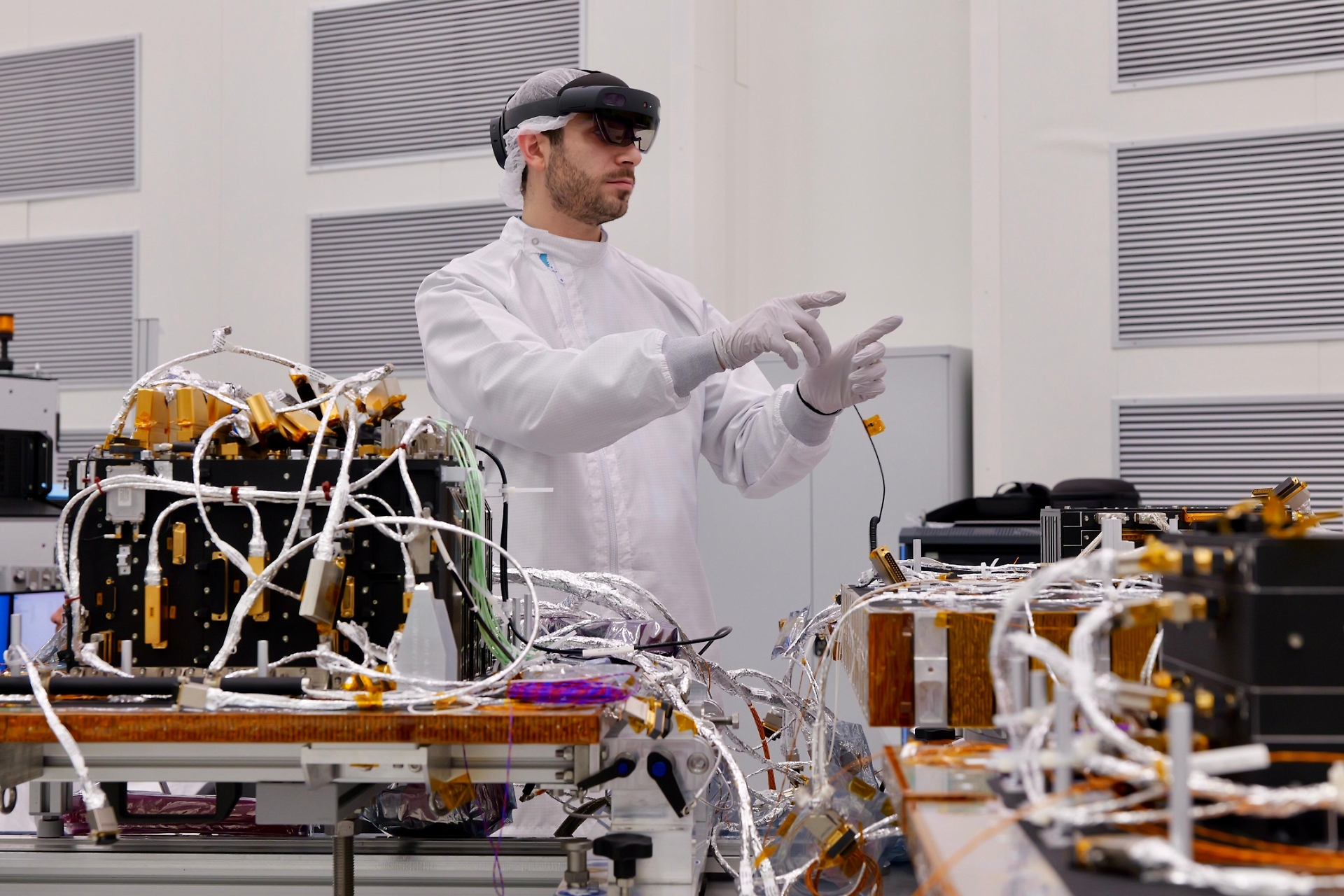 Sitael inaugura a Mola di Bari la Space Factory 4.0